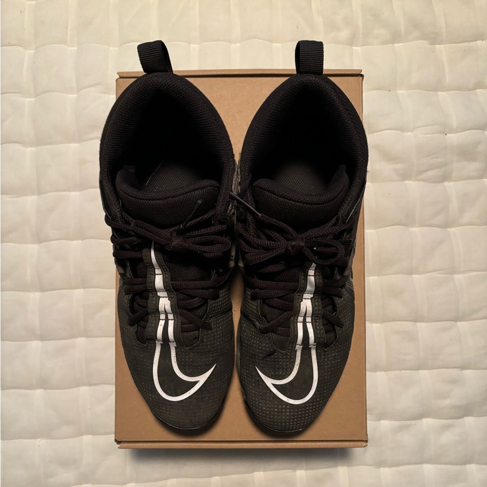 Nike football cleats sz men’s 8.5
